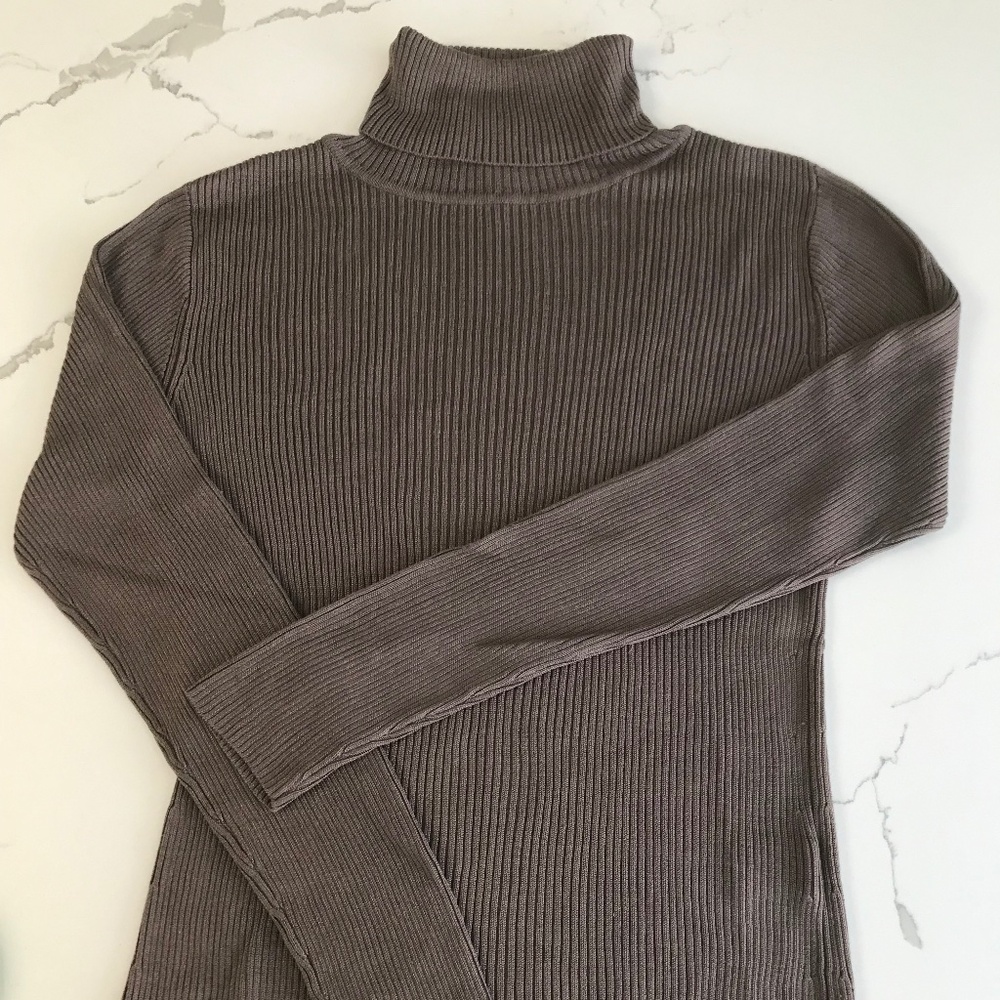Peter Nygard 💯 % Silk Women’s Turtleneck Taupe Ribbed Knit Small